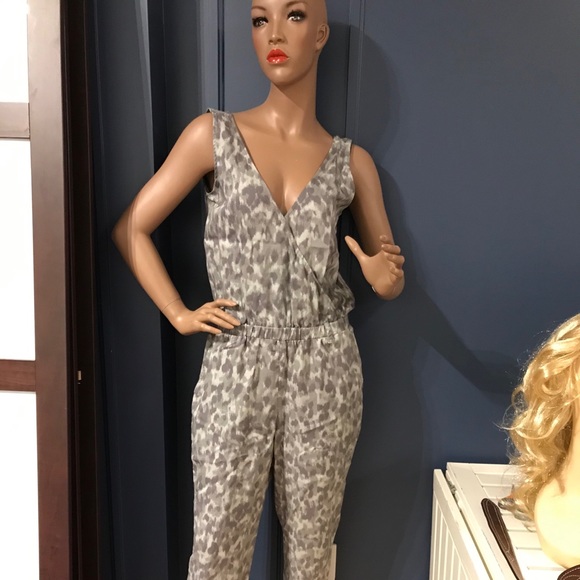 Jumpsuit - Picture 5 of 6